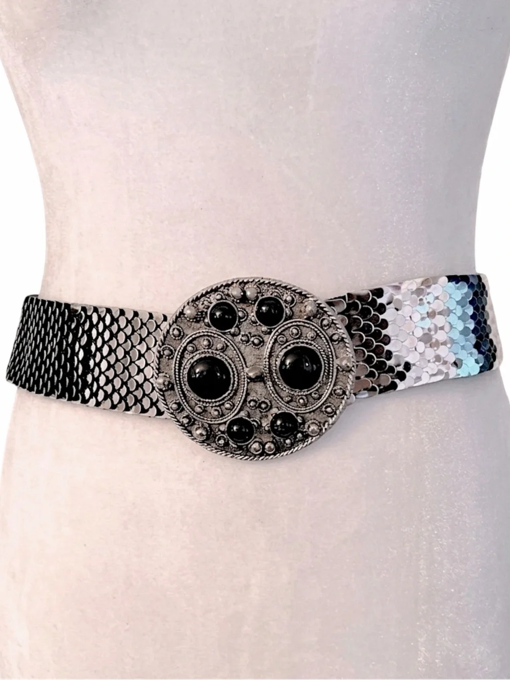 Vintage stretch statement belt silver toned metal disks ornate buckle EUC